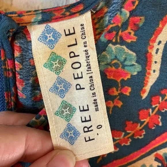 🚫SOLD🚫
Free People Paisley Print Silky Sleeveless Dress Size 0 - Picture 4 of 7